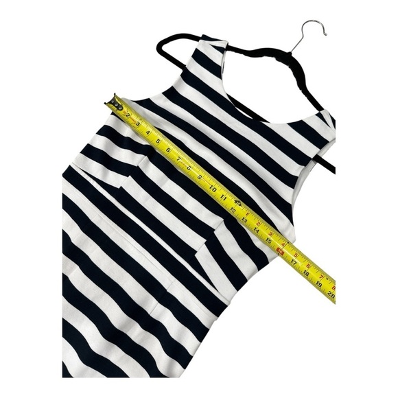 Banana Republic 

BLACK /WHITE STRIPE PONTE FLOUNCE DRESS size 8 - Picture 8 of 12